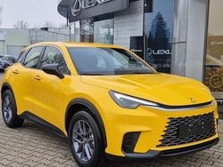 Gelb Neu 2025 Lexus LBX SUV | 30.390 €