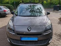 Braun Gebraucht 2011 Renault Grand Scénic III Bose Edition Van / Kleinbus | 6.800 €