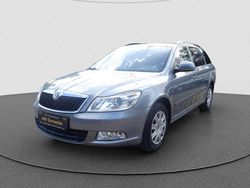 Grau Gebraucht 2012 Skoda Octavia Ambition Kombi | 7.499 € (Fairer Preis)