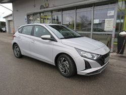 Grau Gebraucht 2024 Hyundai i20 Comfort Limousine | 18.490 € (Etwas zu teuer)