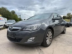 Grau Gebraucht 2011 Opel Astra Innovation Limousine | 4.799 € (Guter Preis)