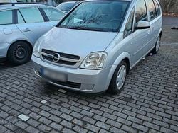 Silber Gebraucht 2005 Opel Meriva Van / Kleinbus | 1.300 € (Fairer Preis)