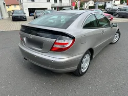 Grau Gebraucht 2005 Mercedes C200 Coupé | 3.000 € (Etwas zu teuer)