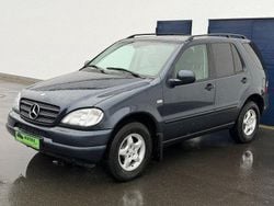Schwarz Gebraucht 2001 Mercedes ML270 SUV | 3.600 € (Fairer Preis)