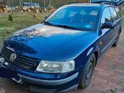 Blau Gebraucht 1997 VW Passat Kombi | 400 € (Guter Preis)