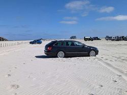 Schwarz Gebraucht 2013 Skoda Superb Kombi | 18.000 €