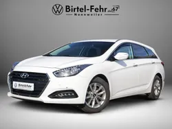 Weiss Gebraucht 2018 Hyundai i40 Trend Kombi | 14.999 € (Etwas zu teuer)