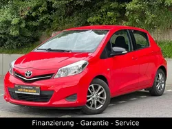 Rot Gebraucht 2014 Toyota Yaris Edition Limousine | 7.690 € (Guter Preis)
