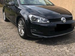 Schwarz Gebraucht 2016 VW Golf VII Trendline Limousine | 13.499 €