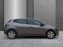 Dolomitgrau Gebraucht 2025 Renault Clio V Evolution Kleinwagen | 20.090 € (Fairer Preis)