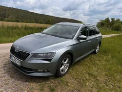 Grau Gebraucht 2018 Skoda Superb Limousine | 12.000 € (Teuer)