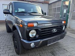Grau Gebraucht 2022 Lada niva SUV | 18.240 € (Teuer)