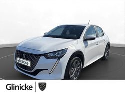 Weiß Gebraucht 2021 Peugeot e-208 Active Kleinwagen | 16.490 € (Etwas zu teuer)