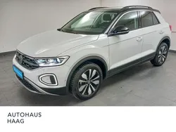 Pure white schwarz Gebraucht 2024 VW T-Roc IQ Drive SUV | 26.900 € (Fairer Preis)
