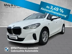 Weiss Gebraucht 2023 BMW 225 Active Tourer Van / Kleinbus | 32.390 € (Guter Preis)