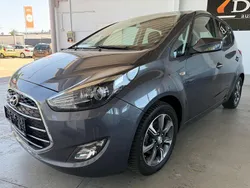Grau Gebraucht 2017 Hyundai ix20 Trend Van / Kleinbus | 7.690 € (Fairer Preis)