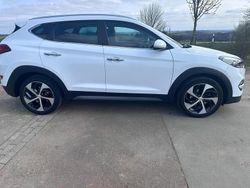 Weiß Gebraucht 2016 Hyundai Tucson SUV | 18.950 €