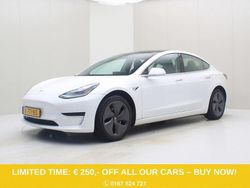 Weiß Gebraucht 2020 Tesla Model 3 Standard Range Limousine | 19.900 € (Guter Preis)