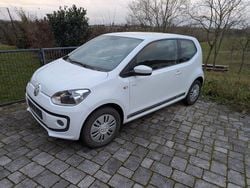 Weiß Gebraucht 2016 VW up! high up! Kleinwagen | 7.000 € (Guter Preis)