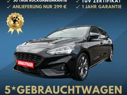 Obsidianschwarz metallic Gebraucht 2021 Ford Focus ST-Line Limousine | 17.590 € (Superpreis)