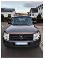 Braun Gebraucht 2012 Mitsubishi Pajero SUV | 22.000 € (Etwas zu teuer)