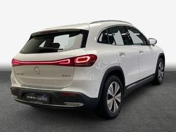 Polarweiß Gebraucht 2022 Mercedes EQA300 SUV | 33.430 € (Fairer Preis)