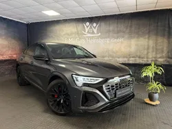 Grau Gebraucht 2023 Audi Q8 Sportback e-tron S-Line SUV | 52.900 € (Fairer Preis)