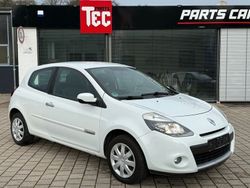 Weiß Gebraucht 2009 Renault Clio III Dynamique Kleinwagen | 3.500 € (Fairer Preis)