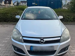 Silber Gebraucht 2006 Opel Astra Limousine | 1.750 € (Fairer Preis)
