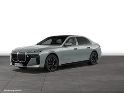 Grau Gebraucht 2024 BMW i7 Limousine | 126.160 €