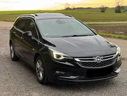 Schwarz Gebraucht 2019 Opel Astra Ultimate Kombi | 8.100 €