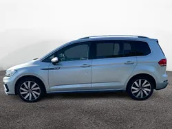 Silber Gebraucht 2024 VW Touran R-line Van / Kleinbus | 35.880 € (Fairer Preis)