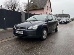 Grau Gebraucht 2007 Ford Focus Fun X Limousine | 2.000 € (Fairer Preis)