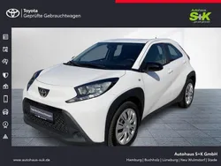 Weiß Gebraucht 2023 Toyota Aygo X-play Kleinwagen | 17.480 € (Guter Preis)
