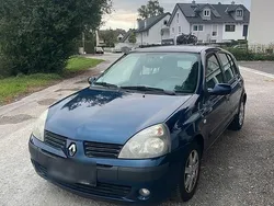 Blau Gebraucht 2004 Renault Clio II Kleinwagen | 1.490 € (Etwas zu teuer)