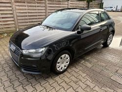 Schwarz Gebraucht 2011 Audi A1 Attraction | 4.750 € (Guter Preis)