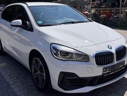 Weiß Gebraucht 2020 BMW 220 Active Tourer Sport Line Van / Kleinbus | 18.999 € (Fairer Preis)