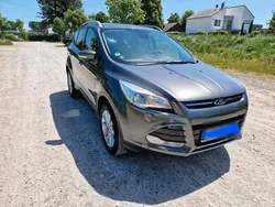 Grau Gebraucht 2016 Ford Kuga Titanium SUV | 12.200 € (Guter Preis)