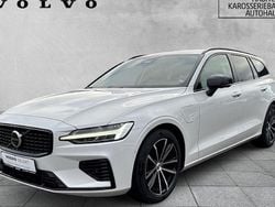 Weiß Gebraucht 2022 Volvo V60 Plus Kombi | 34.900 € (Guter Preis)