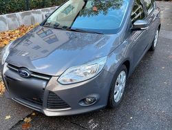 Braun Gebraucht 2014 Ford Focus Limousine | 7.400 € (Fairer Preis)