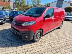 Rot Gebraucht 2017 Toyota Proace Comfort Van / Kleinbus | 7.500 € (Guter Preis)