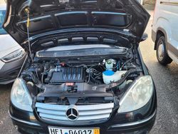 Schwarz Gebraucht 2005 Mercedes A180 Kombi | 800 € (Superpreis)
