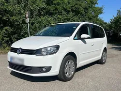 Weiß Gebraucht 2013 VW Touran Van / Kleinbus | 5.800 € (Guter Preis)