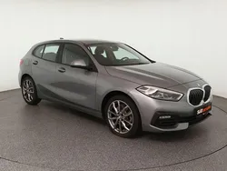 Grau Gebraucht 2023 BMW 120 Advantage Kleinwagen | 22.770 € (Fairer Preis)
