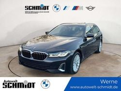 Sophistograu brillanteffekt Gebraucht 2021 BMW 520 Luxury Line Kombi | 30.390 € (Fairer Preis)