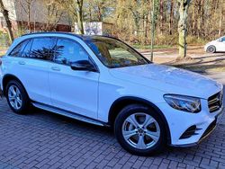 Weiß Gebraucht 2018 Mercedes GLC250 AMG line SUV | 34.990 € (Etwas zu teuer)