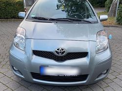 Grau Gebraucht 2009 Toyota Yaris Kleinwagen | 3.900 € (Etwas zu teuer)