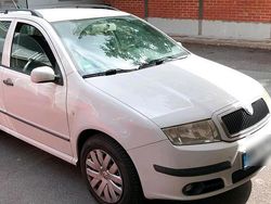 Weiß Gebraucht 2004 Skoda Fabia Kleinwagen | 1.500 € (Etwas zu teuer)