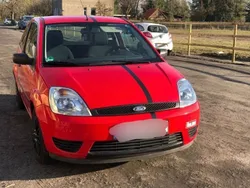 Rot Gebraucht 2005 Ford Fiesta Ambiente Kleinwagen | 1.200 € (Fairer Preis)