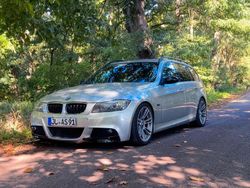 Silber Gebraucht 2007 BMW 325 M Sport Kombi | 8.250 €
